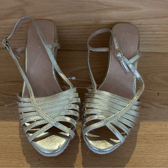 Aldo Gold Wedge sandals in Size 39 or 8 - Picture 2 of 5